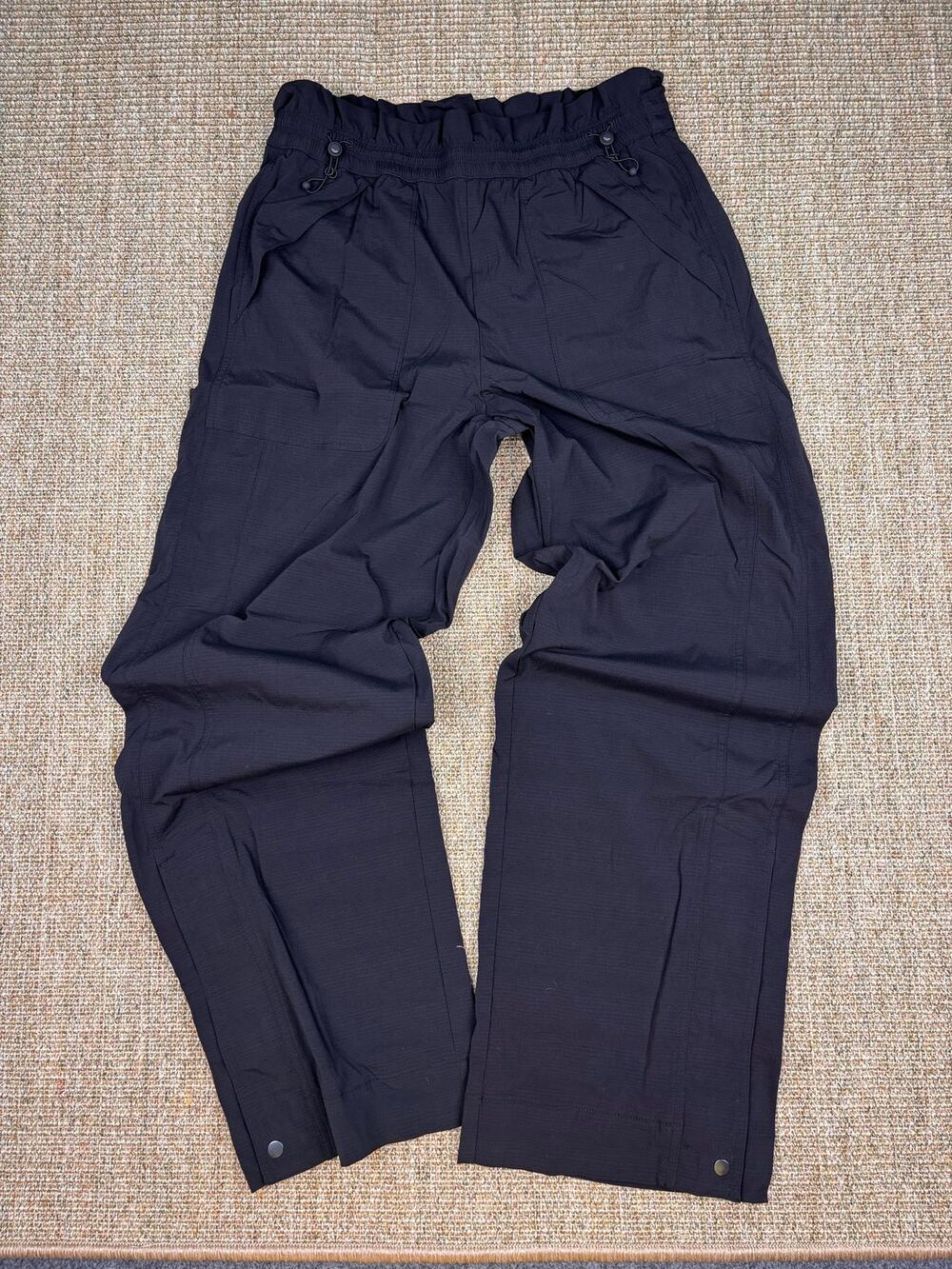 ⚫ Athleta Trekkie High Rise Parachute Pants | Size 8 | Black - Picture 1 of 9